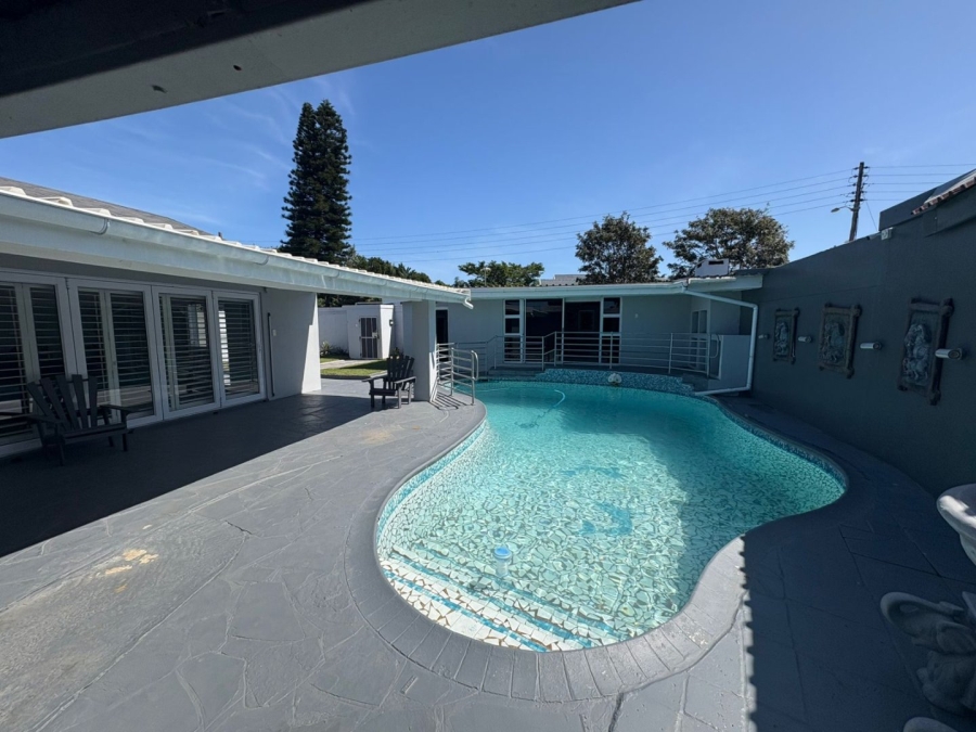 5 Bedroom Property for Sale in Baysville Eastern Cape